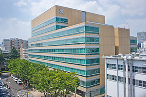 慶應義塾大学 ヒト生物学-微生物叢-量子計算研究センター（WPI-Bio2Q）